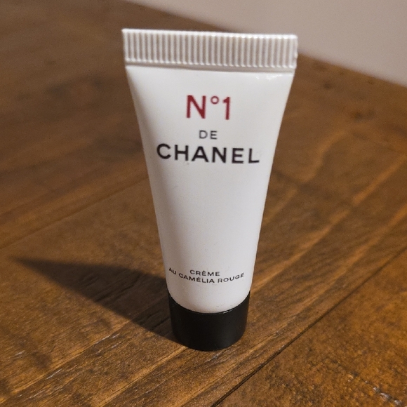 Chanel Sample Set - Picture 6 of 13